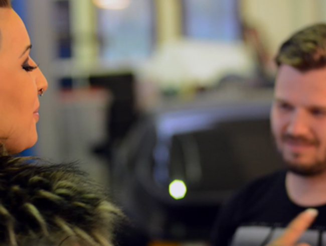 WildVicki Porno Video: Wild Vicky fickt den Junge aus der Werkstatt